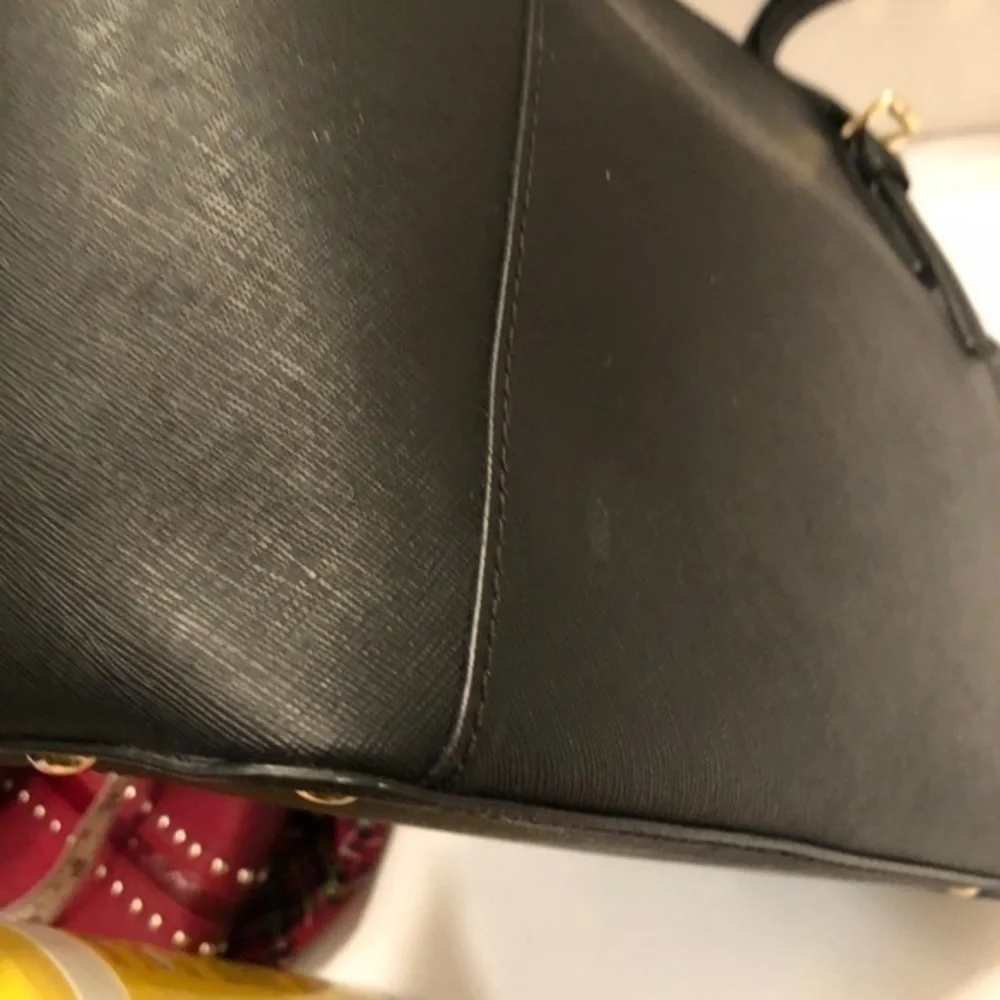 Michael kors black saffiano leather zipper bag